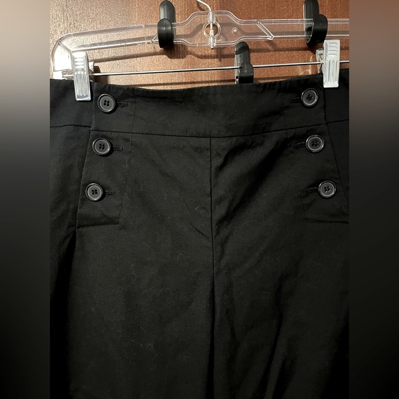 New York & Company Stretch Capris - Picture 7 of 14